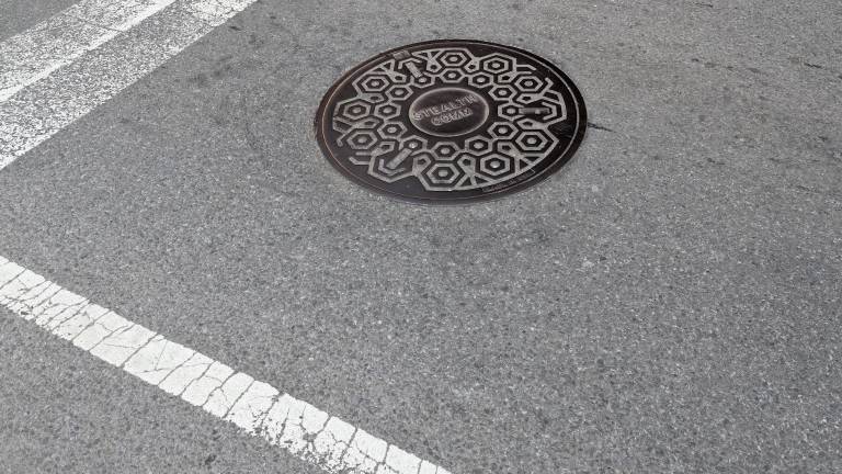 Six people entered a manhole on Park Avenue, near E. 61st Street, on September 23—with two later arrested. Police believe that they were searching for valuables in the sewer system.